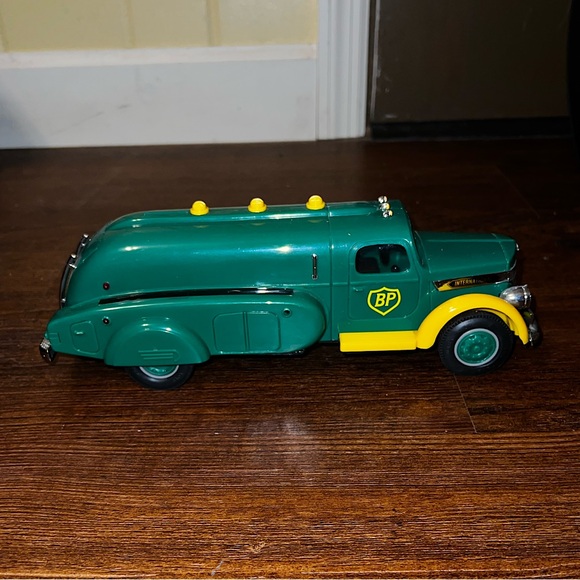 Vintage 1995 Collectable BP International Model Truck - Picture 9 of 13